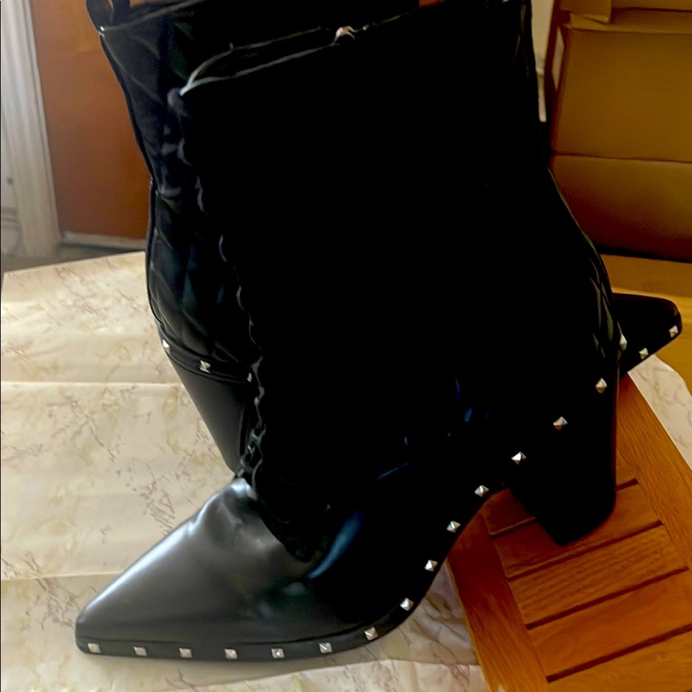 Stylish Rockers boots.
